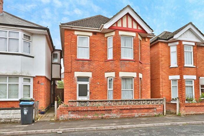 4 Bedroom Detached House For Sale In Abinger Road, Bournemouth, Dorset, BH7