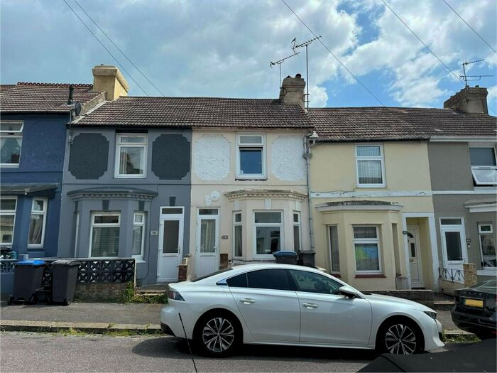 2 Bedroom House To Rent In Glenfield Road, Dover, CT16