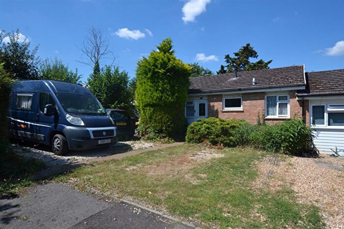 2 Bedroom Bungalow For Sale In Ashley Close, Crondall, GU10