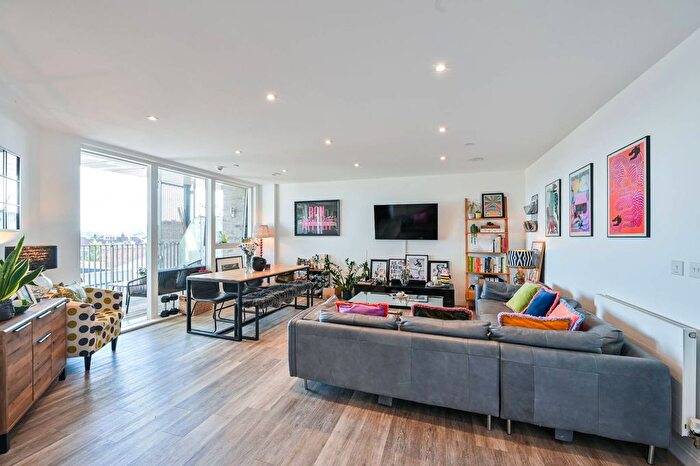 2 Bedroom Flat To Rent In Scena Way, Camberwell, London, SE5