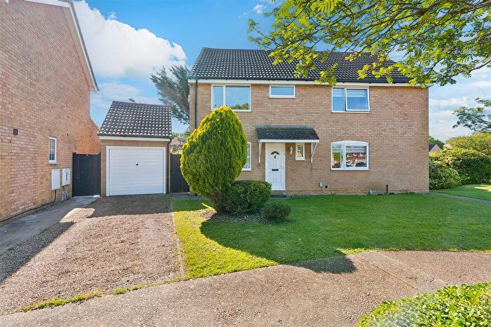 3 Bedroom Semi-Detached House For Sale In Seven Acres, New Ash Green, DA3