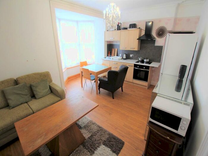 2 Bedroom Flat To Rent In Trefdraeth, North Road, Aberystwyth SY23