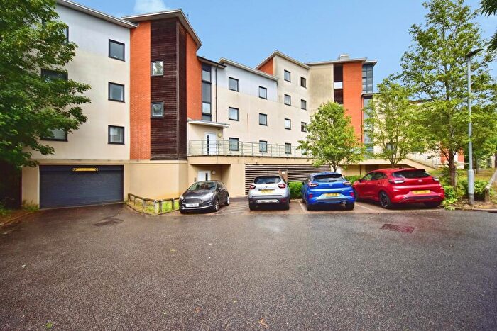 2 Bedroom Flat For Sale In Hughenden Reach, Tovil, Maidstone, Kent, ME15