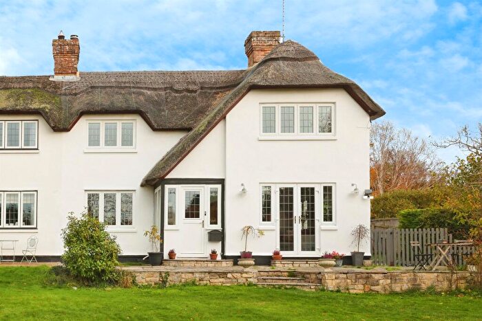 3 Bedroom Semi-Detached House For Sale In Rollestone Road, Salisbury, SP3