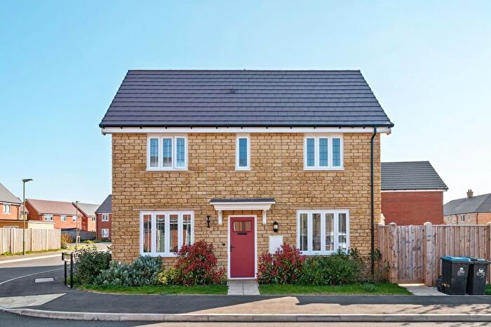3 Bedroom Semi-detached House For Sale In Brize Norton, Oxfordshire, OX18