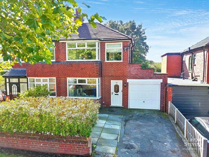 3 Bedroom Semi-Detached House For Sale In Foxdenton Lane, Chadderton, OL9