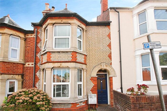 3 Bedroom Terraced House For Sale In Clifton Street, Reading, RG1