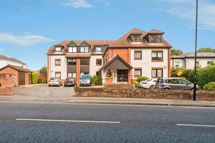 1 Bedroom Flat For Sale In Bitterne Road East, Southampton, SO18