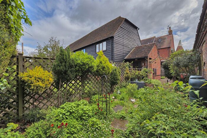 3 Bedroom Semi Detached House For Sale In Hale Street, East Peckham, Tonbridge, TN12
