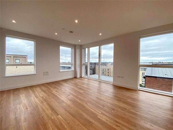 2 Bedroom Apartment To Rent In Carraway Street, Reading, RG1