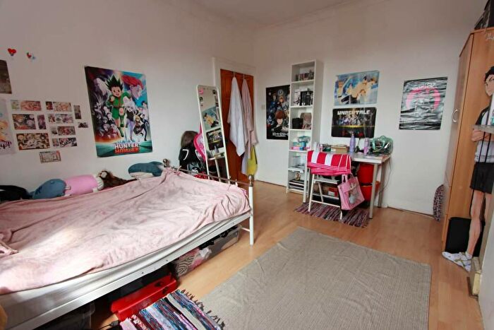 2 Bedroom Apartment To Rent In Rectory Road, London, N16