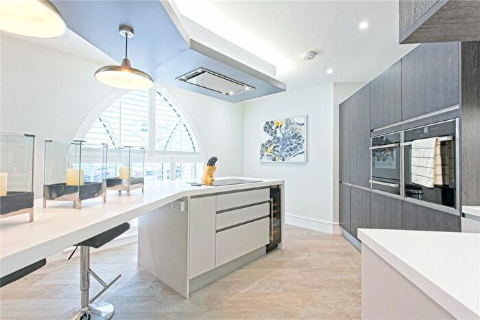 4 Bedroom Apartment To Rent In William Street, Leamington Spa, Warwickshire, CV32