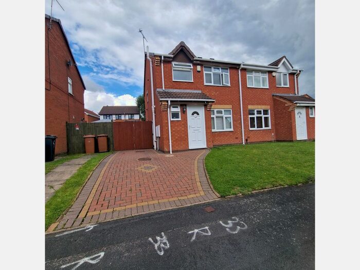 3 Bedroom Property To Rent In Honeybourne Way, Willenhall, WV13