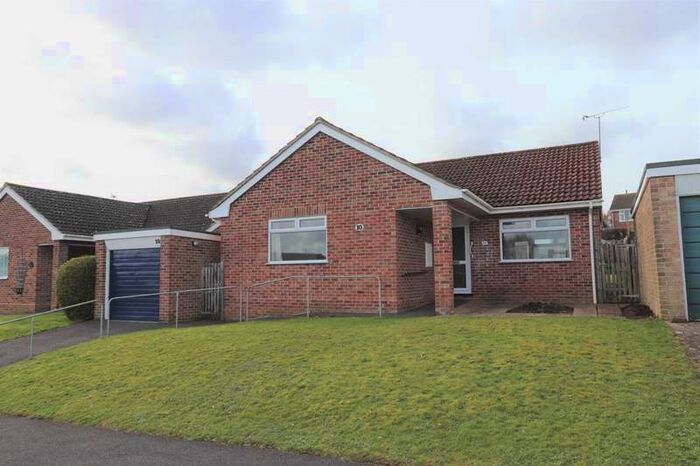 2 Bedroom Bungalow To Rent In Larch Avenue, Chard, TA20
