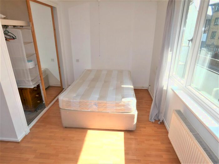 Studio To Rent In Downy House, Globe Road, London, E1