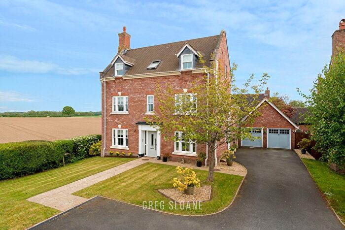 5 Bedroom Detached House For Sale In Loveridge Drive, Baschurch, SY4