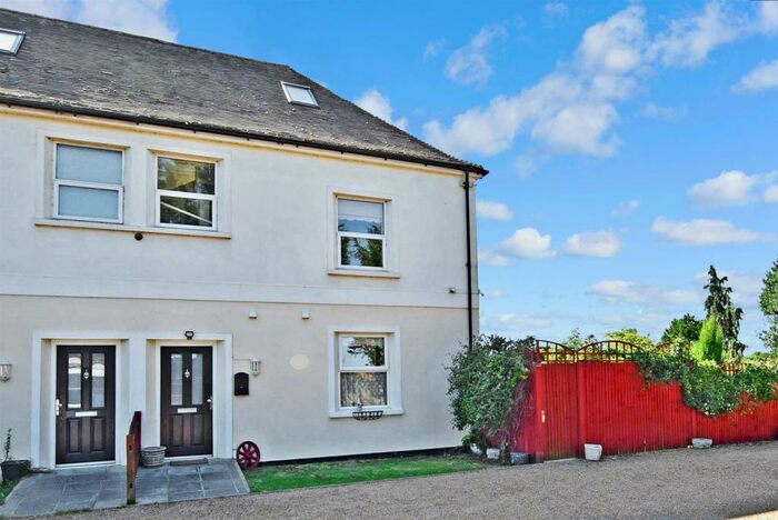 2 Bedroom End Of Terrace House For Sale In Abbots Court Road, Hoo, Rochester, Kent, ME3