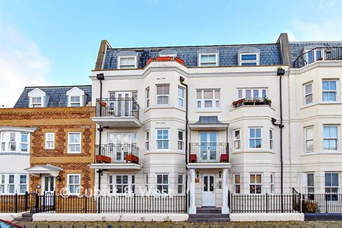 1 Bedroom Apartment For Sale In The Steyne, Bognor Regis, West Sussex, PO21