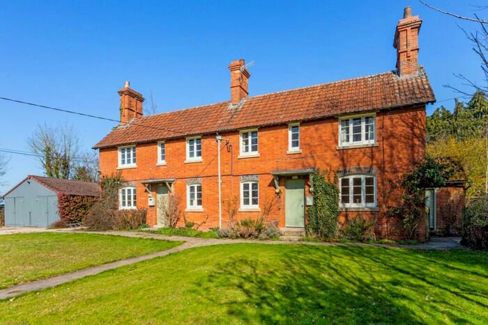 2 Bedroom Semi-Detached House To Rent In Poulton House Cottages Poulton, SN8