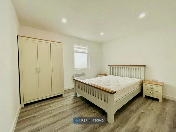 1 Bedroom Flat To Rent In Eltham High Street, London, SE9