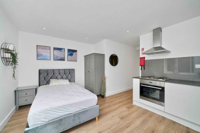 Studio To Rent In Headstone Road, Harrow, HA1