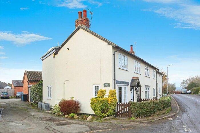 3 Bedroom Semi-Detached House For Sale In Owthorpe Lane, Nottingham, NG12
