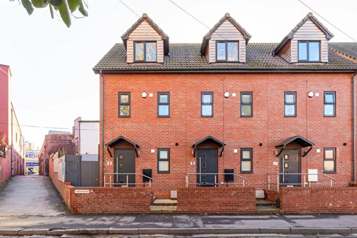 3 Bedroom End Of Terrace House To Rent In Catherine Mead Mews, Catherine Mead Street, Southville, BS3