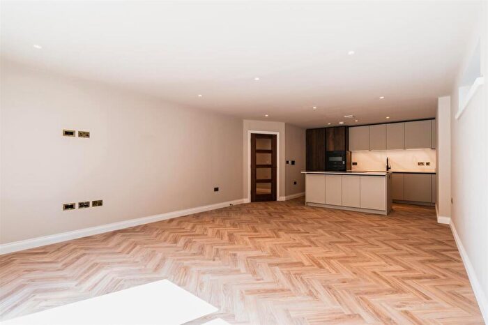 1 Bedroom Apartment For Sale In Apartment A Vicarage Gardens, Vicarage Lane, Dore, Sheffield, S17