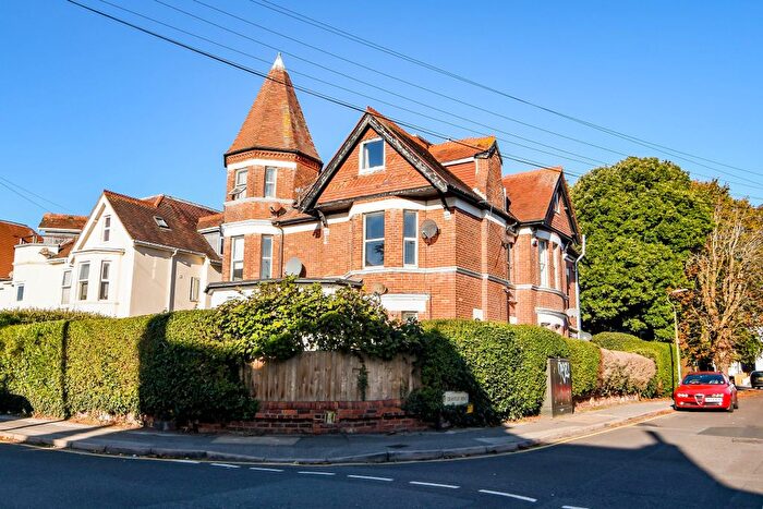 2 Bedroom Flat For Sale In Florence Road, Bournemouth, BH5