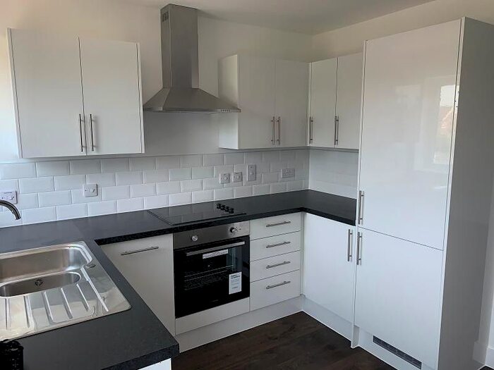 1 Bedroom Flat To Rent In Carisbrooke Centre, Carisbrooke Road, Gosport., PO13