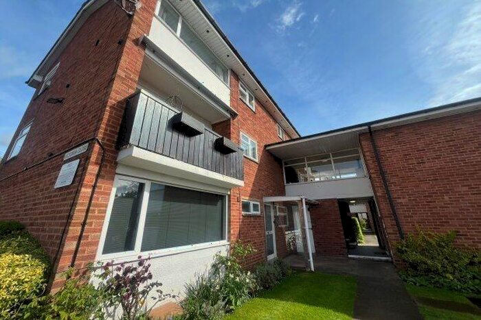 2 Bedroom Property To Rent In Victoria Close, Stratford-Upon-Avon, CV37