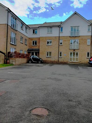 2 Bedroom Flat To Rent In Folkestone Road, Dover, CT17
