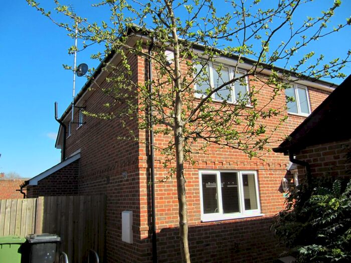 3 Bedroom Semi-Detached House To Rent In Town Centre, Basingstoke, RG21