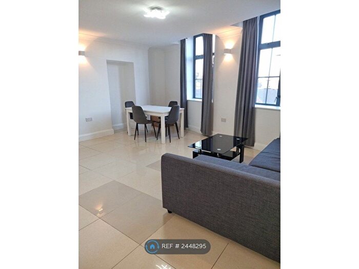 2 Bedroom Flat To Rent In Commercial Street, London, E1
