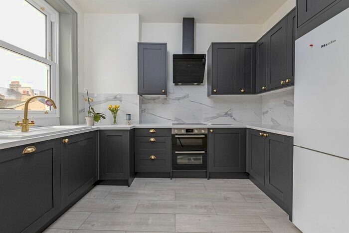 3 Bedroom Flat To Rent In St. Ann's Park Road, London, SW18