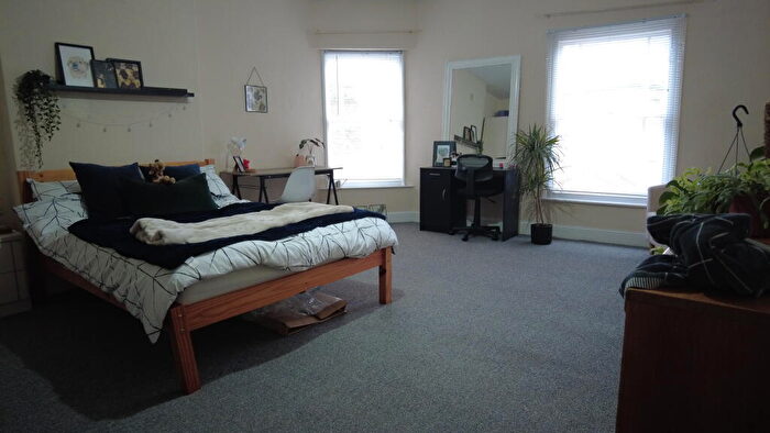 1 Bedroom Flat To Rent In Spare Room - A Monks Road - Bills Inlcusive, LN5