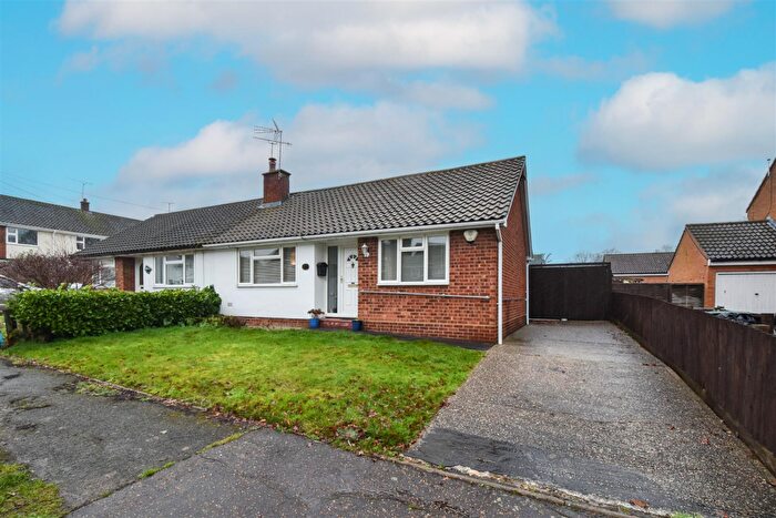 2 Bedroom Semi-Detached Bungalow For Sale In Wyatts Green Lane, Wyatts Green, Brentwood, CM15