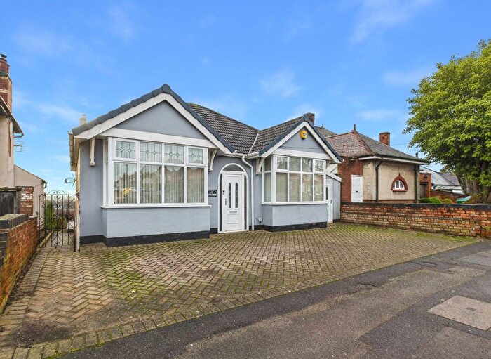 3 Bedroom Detached House For Sale In Oakdale Road, Nottingham, NG3