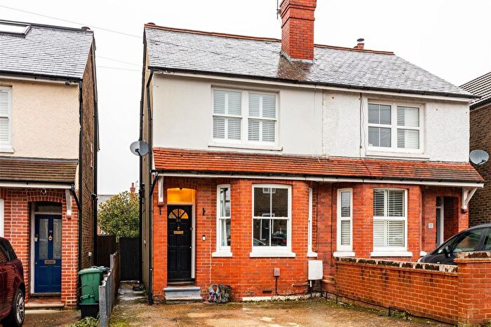 3 Bedroom Semi Detached House For Sale In Knighton Road, Redhill, RH1