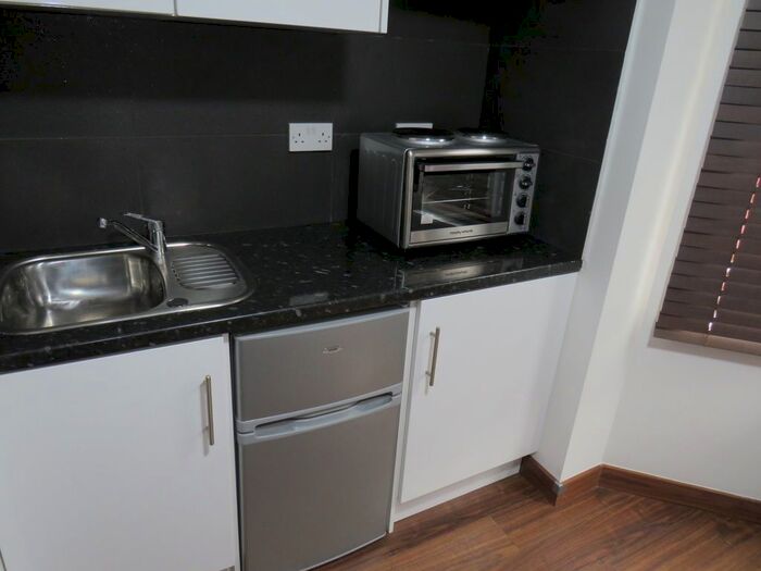 Studio To Rent In Chalvey Road East, Slough, SL1