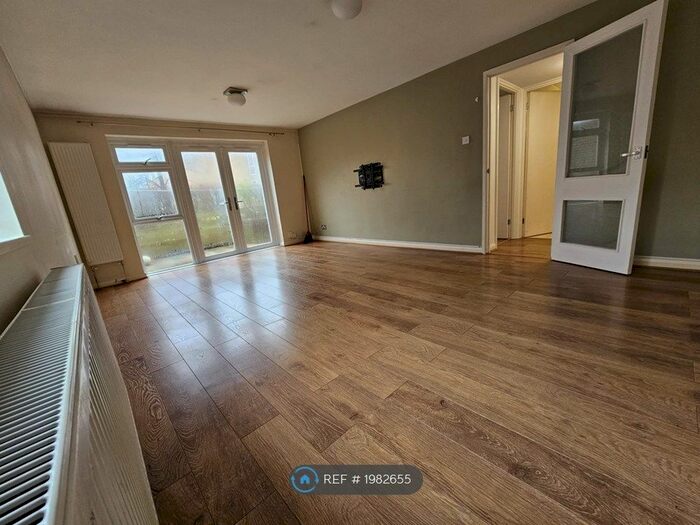 2 Bedroom Maisonette To Rent In Green Acres, Croydon, CR0