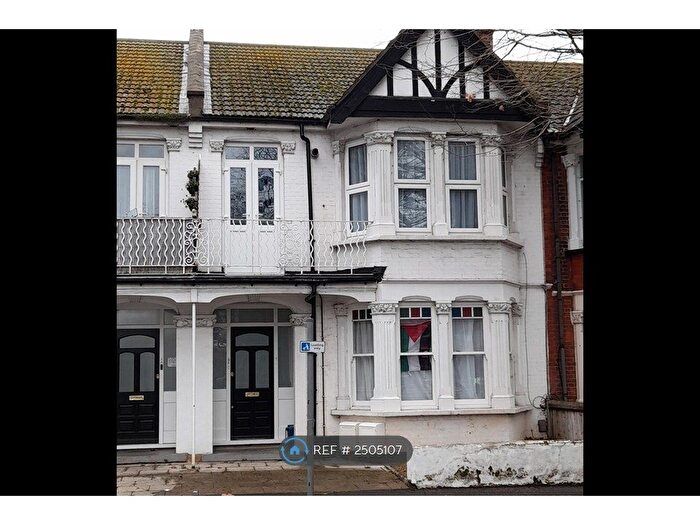 2 Bedroom Flat To Rent In Warrior Square, Essex., SS1