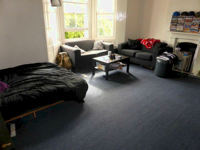 3 Bedroom Flat To Rent In Ditchling Rise -, P11