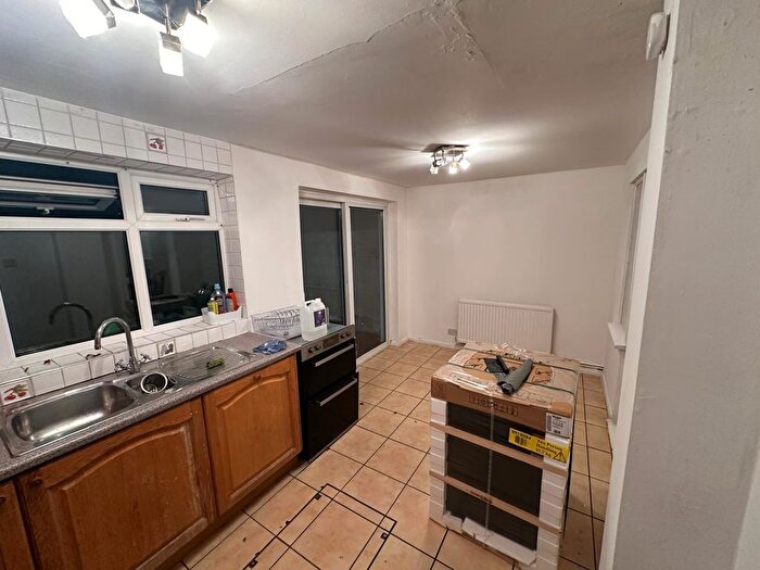 3 Bedroom Terraced House To Rent In Greenwood Avenue, Enfield, EN3