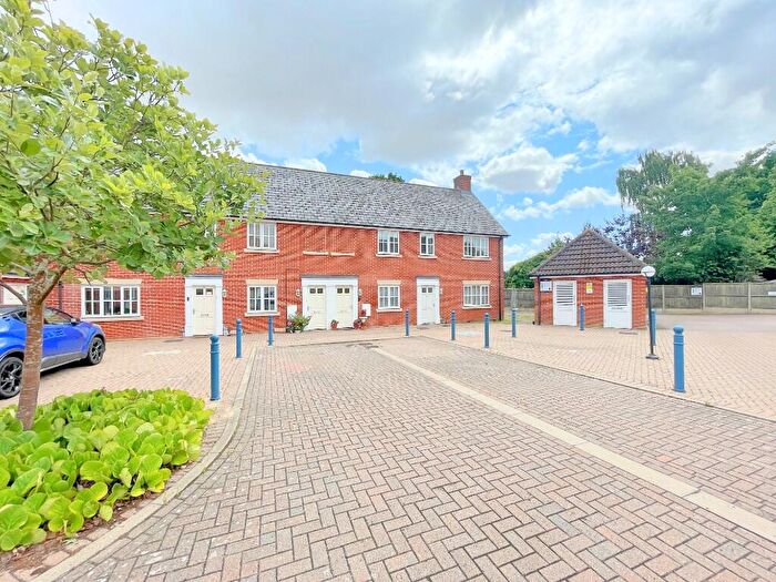 2 Bedroom Maisonette For Sale In Church Mews, Tiptree, CO5