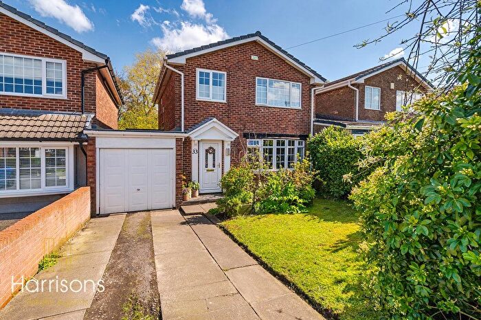 3 Bedroom Link Detached House For Sale In Moorlands View, Bolton, BL3