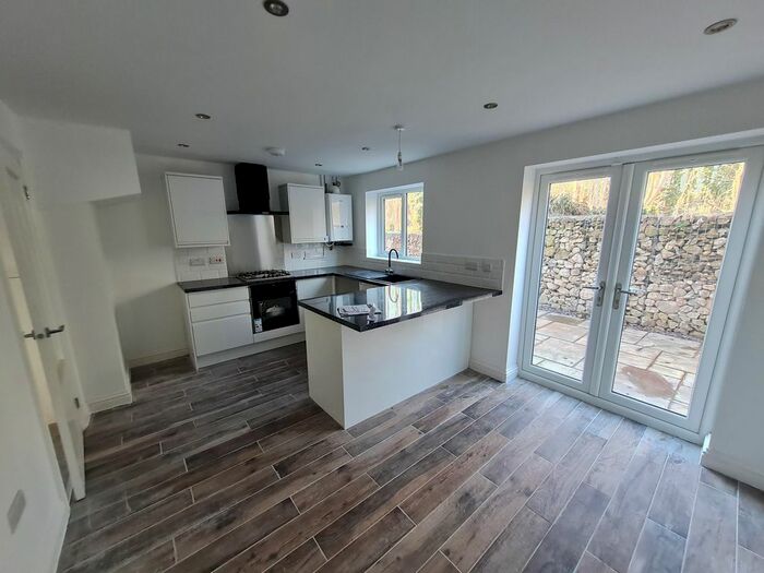 3 Bedroom Property To Rent In Thompson Terrace, Askern, Doncaster, DN6