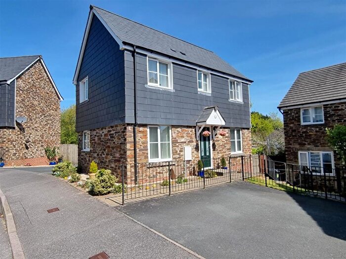 3 Bedroom Detached House For Sale In Kit Hill View, Launceston, PL15