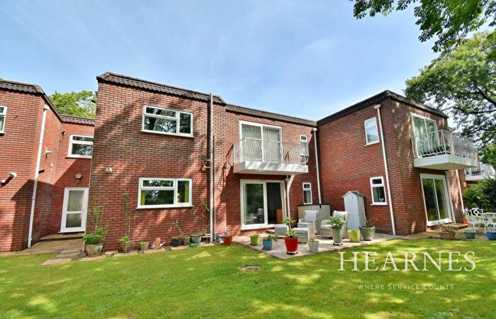 2 Bedroom Flat For Sale In Beaufoys Avenue, Ferndown, BH22