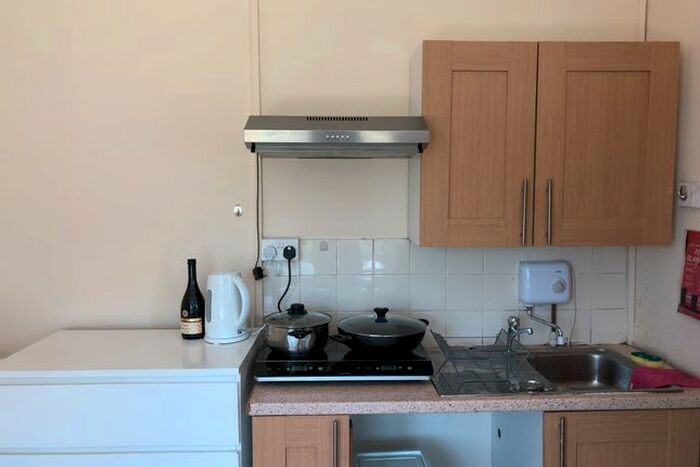 1 Bedroom Flat To Rent In New Park Terrace, Trefores CF37